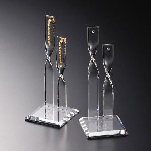 如何區分亞克力制品標識牌質量優劣